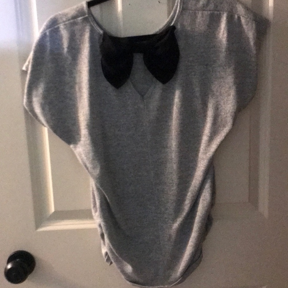 Grey top with bow